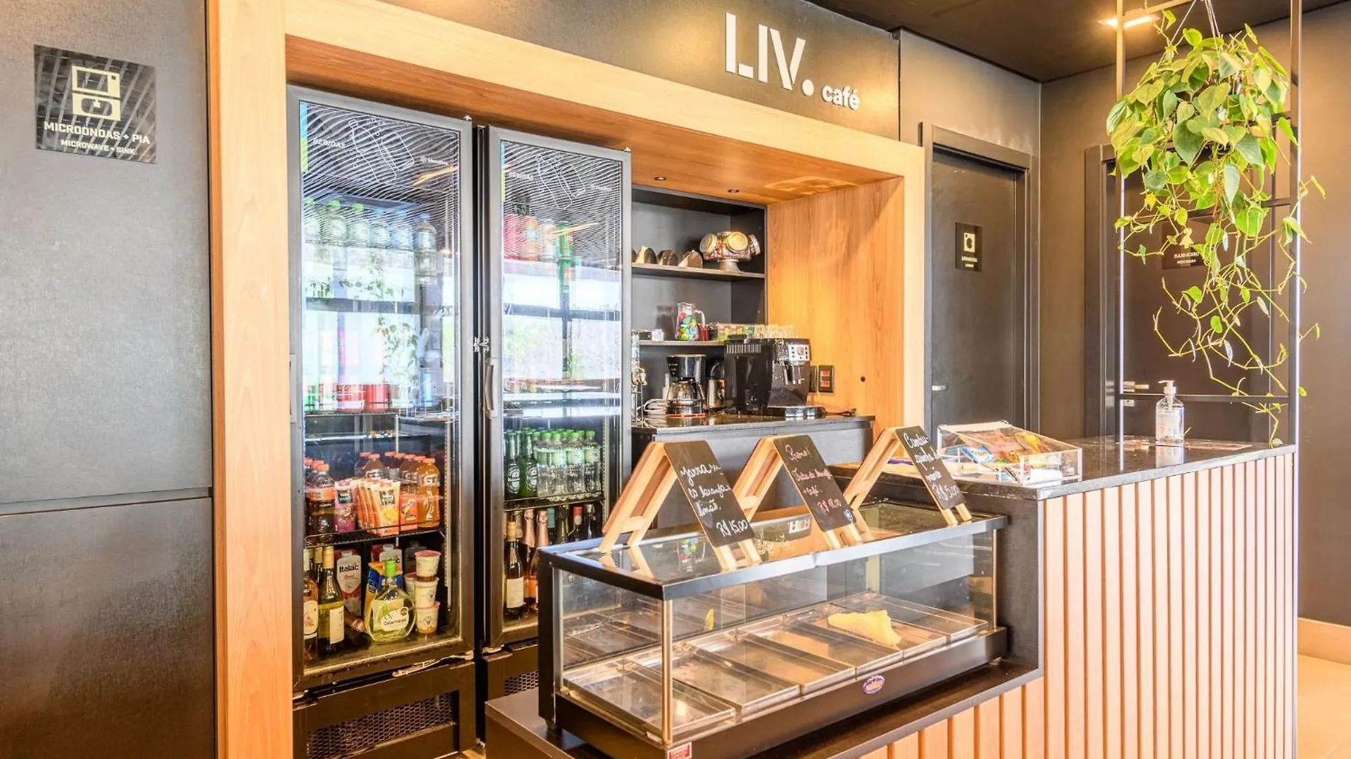 Liv Apartamento 1705 contacts